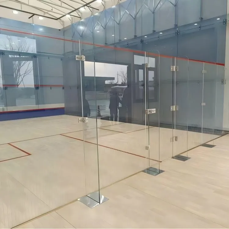 Squashbaan van gehard glas